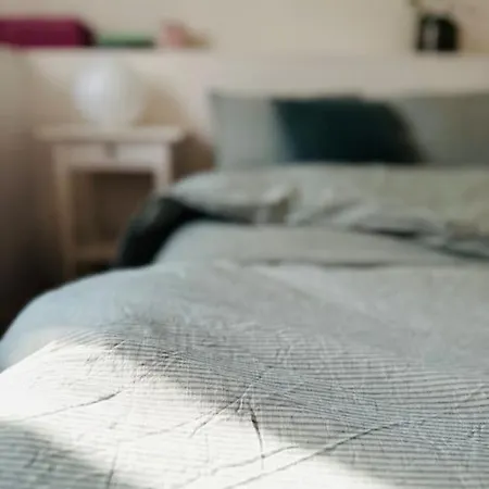 Central, Bright, And Spacious Retreat アパート *