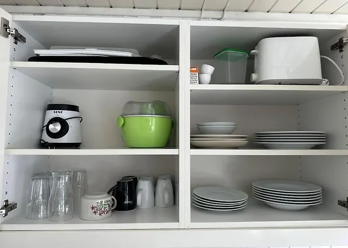 Central, Bright, And Spacious Retreat *