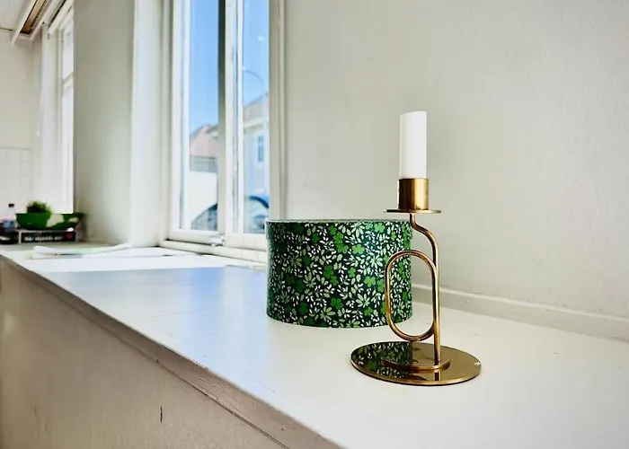 Central, Bright, And Spacious Retreat Lejlighed