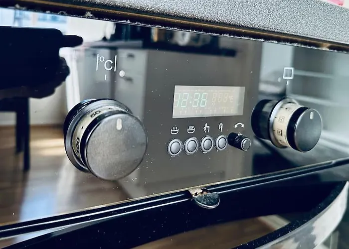 Central, Bright, And Spacious Retreat *